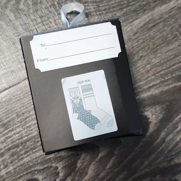 2 Pair Cuddl Duds Cashmere Blend Crew Socks - Picture 2 of 3